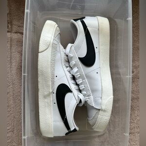 Nike Blazer Low '77 DC4769-102
White Lace Up Sneaker Shoes
Womens US 8